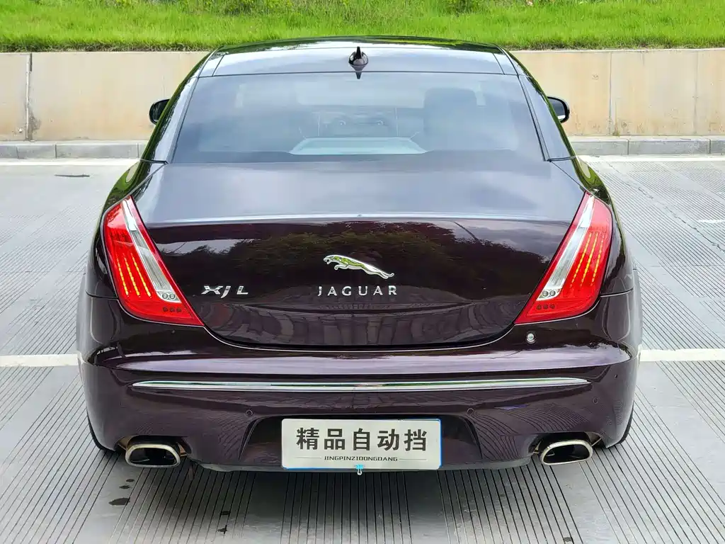 Jaguar XJ — миниатюра 3