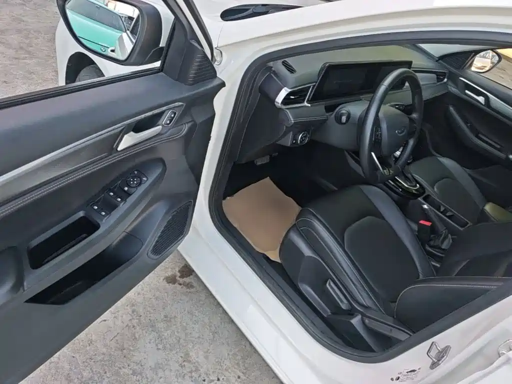 Ford Escort — миниатюра 16