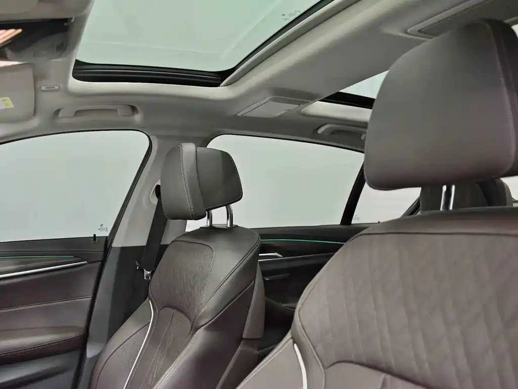 BMW 5 Series — миниатюра 20