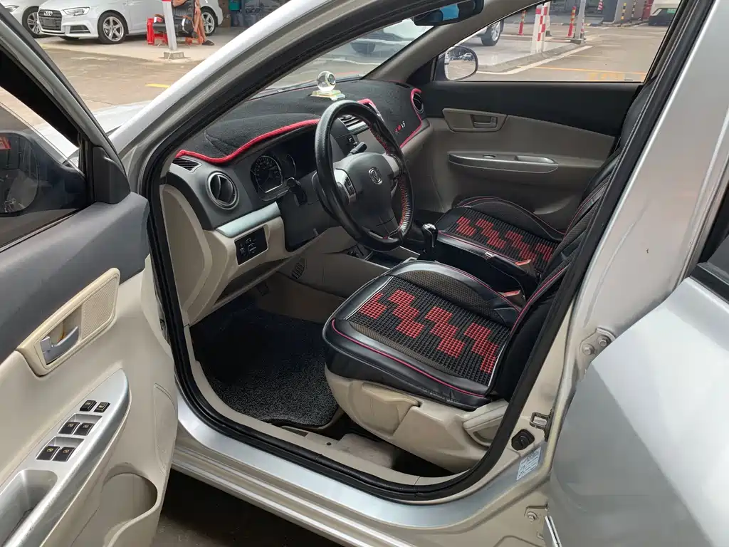 Changan V5 — миниатюра 9