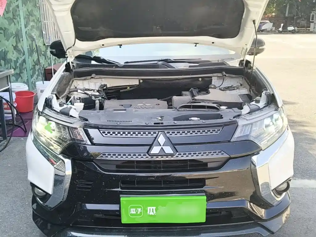 Mitsubishi Outlander — миниатюра 20