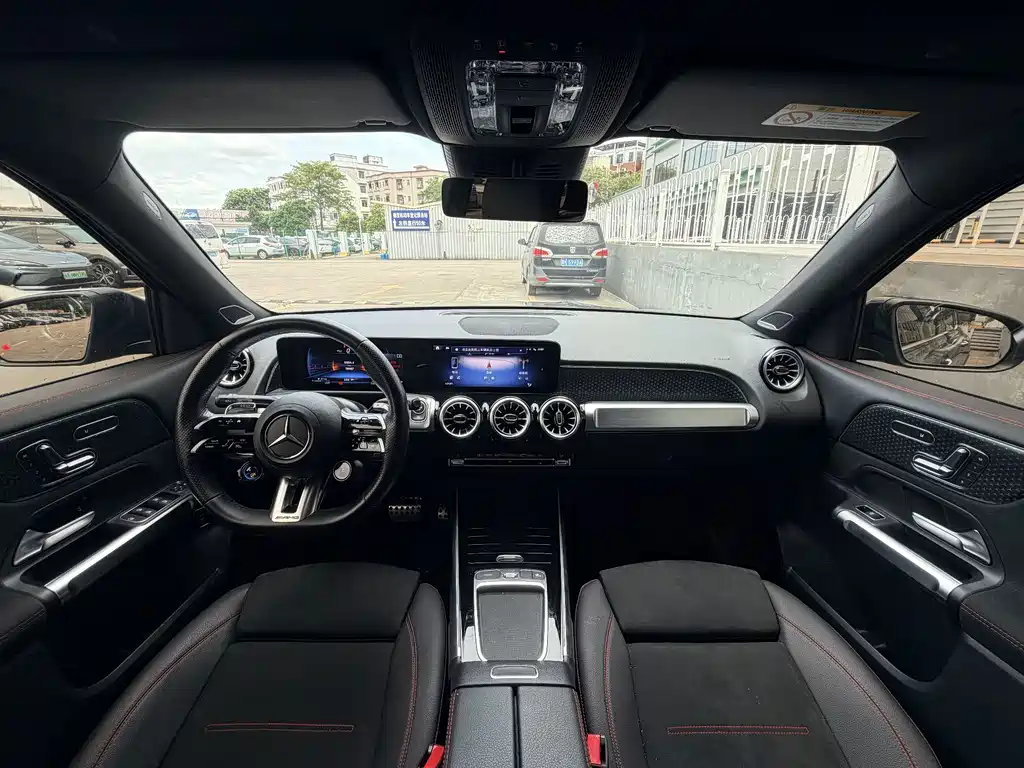 Mercedes-Benz GLB AMG — миниатюра 17