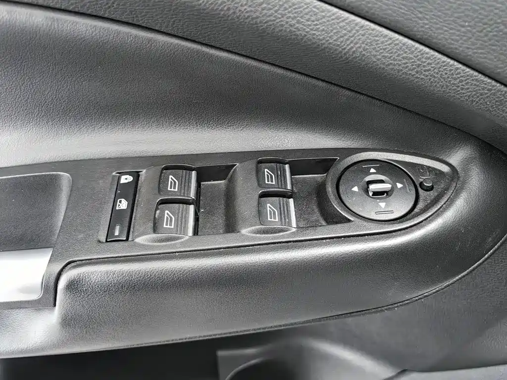 Ford Kuga — миниатюра 9