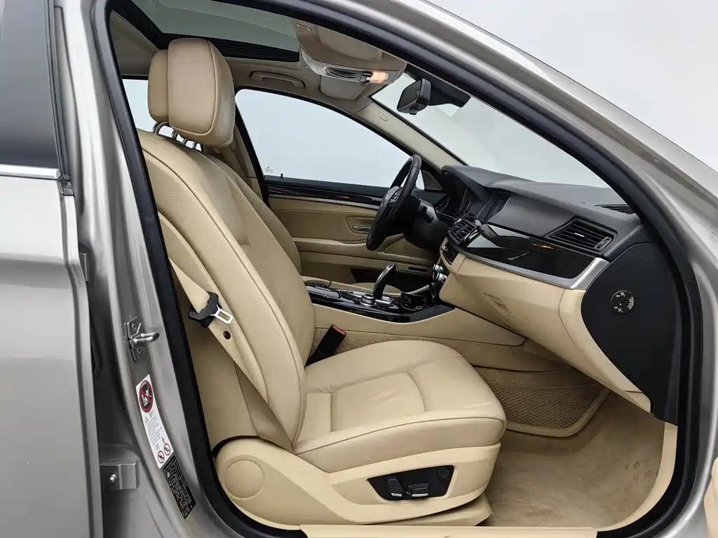 BMW 5 Series — миниатюра 23