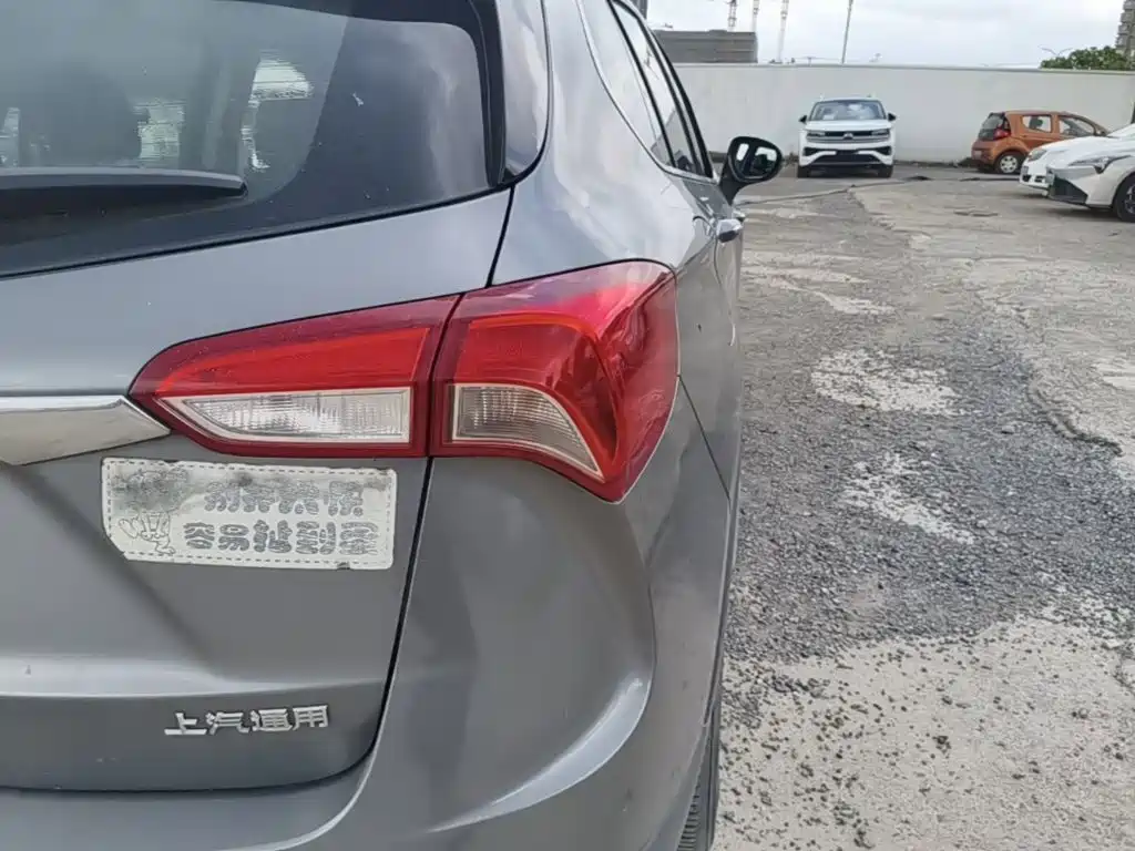 Buick Envision Plus — миниатюра 8