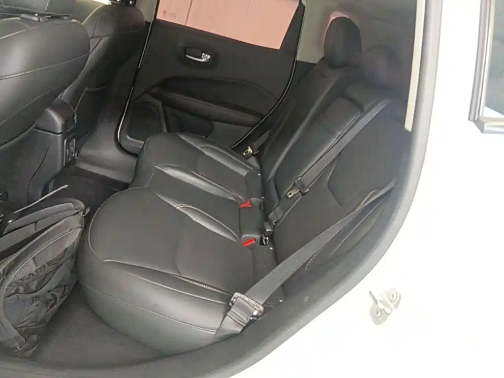 Jeep Compass — миниатюра 17