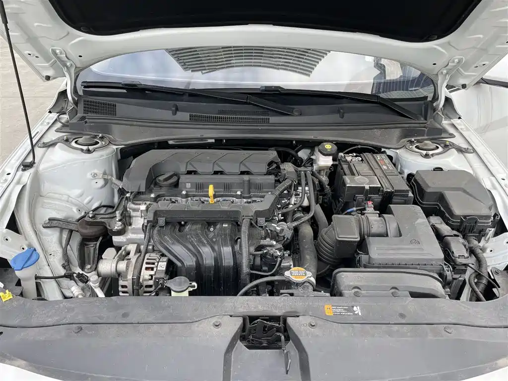 Hyundai Elantra — миниатюра 7