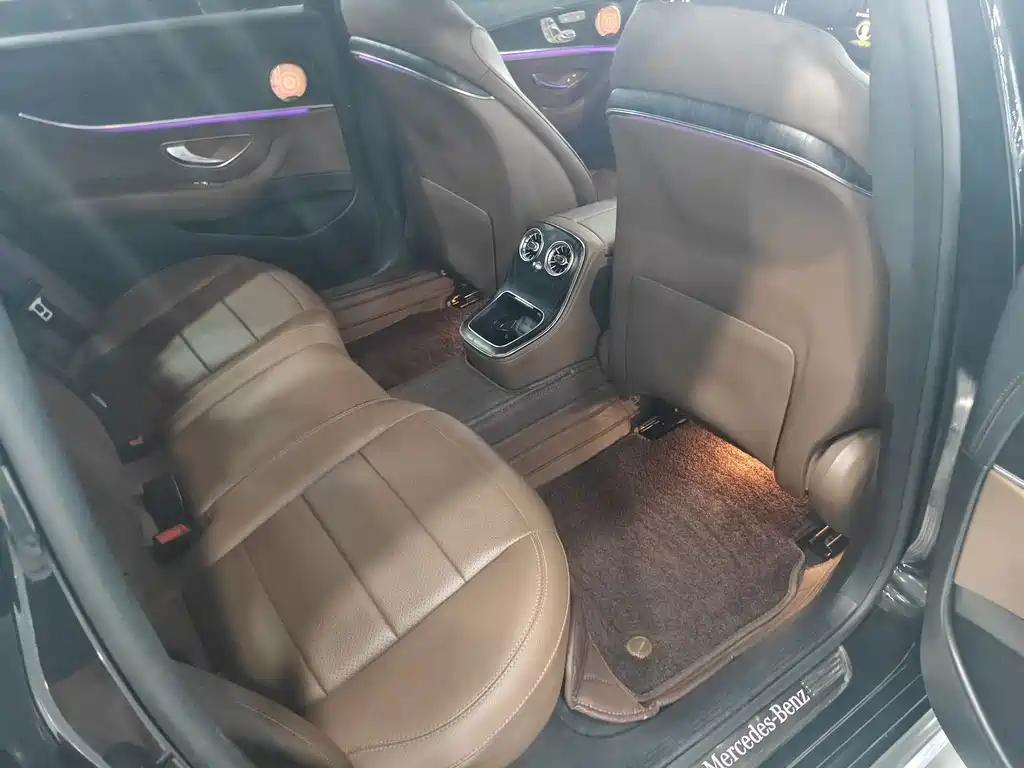 Mercedes-Benz E-Class — миниатюра 17