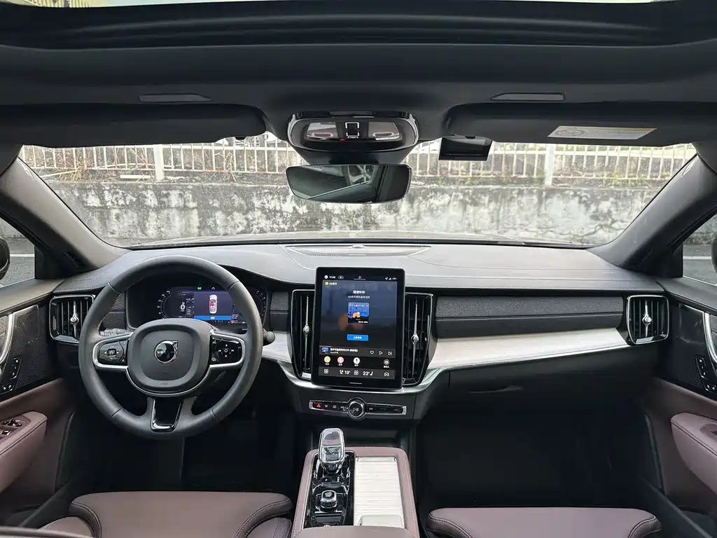 Volvo S90 — миниатюра 11