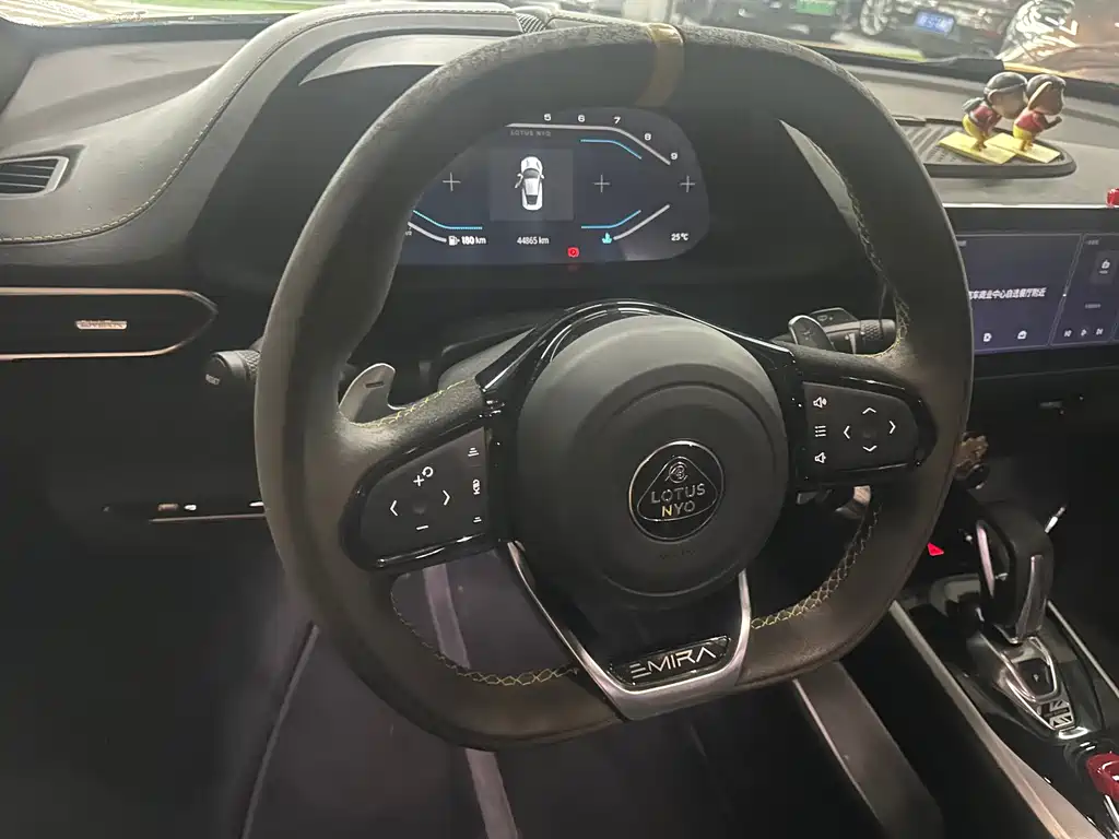Lotus Emira — миниатюра 11