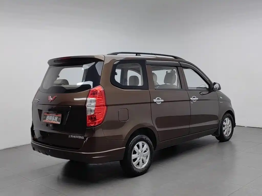 Wuling Hongguang — миниатюра 2