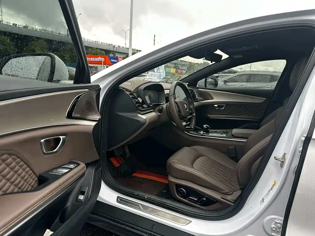 BYD Han 2022 DM-i 121KM