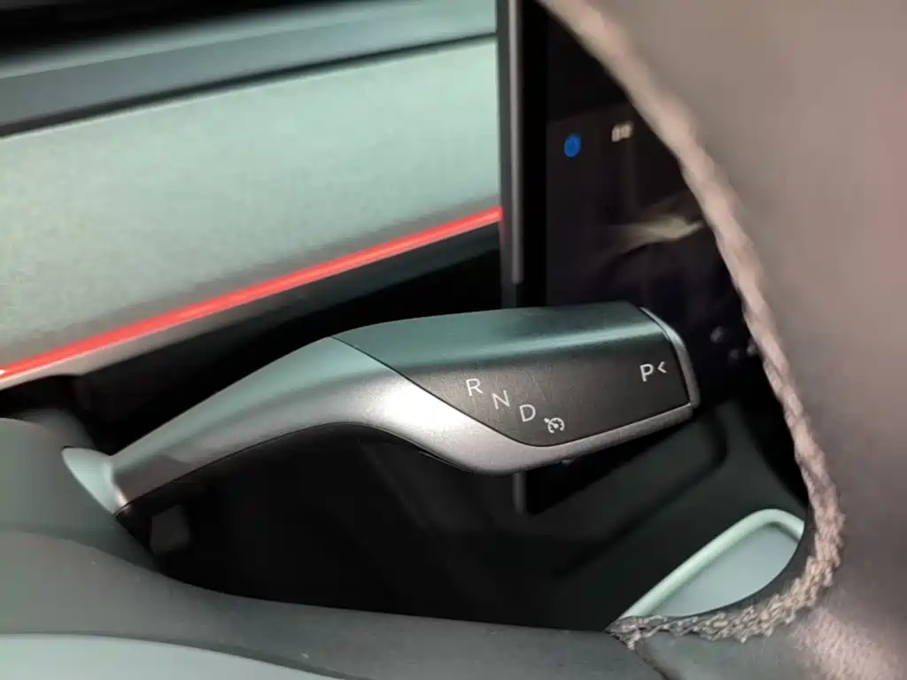Tesla Model Y — миниатюра 14