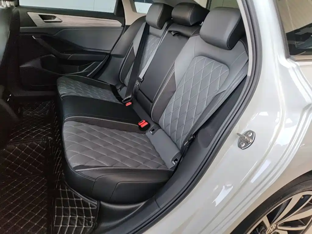 Volkswagen Sagitar — миниатюра 17