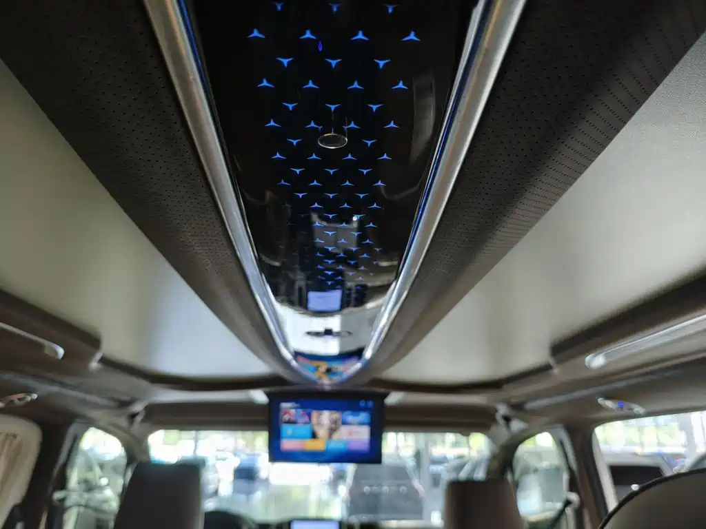 Toyota Hiace — миниатюра 18