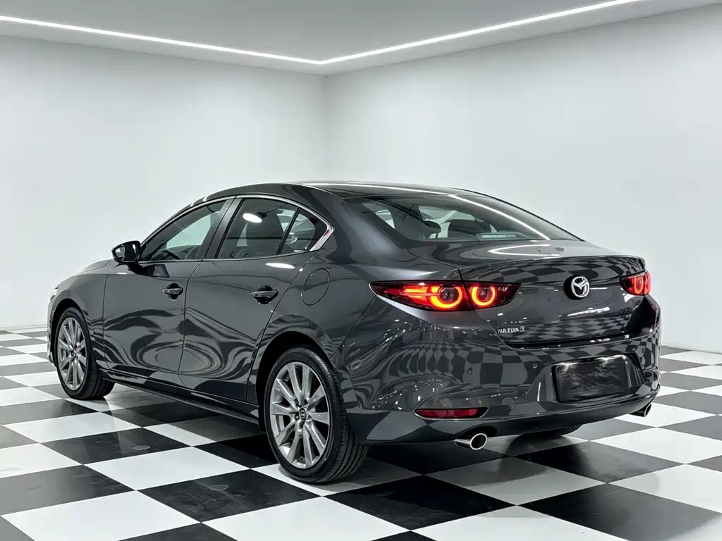 Mazda 3 Axela — миниатюра 8