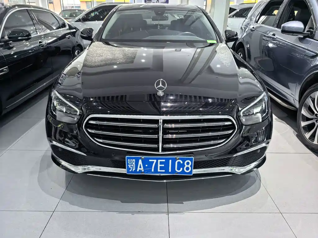 Mercedes-Benz E-Class — миниатюра 2