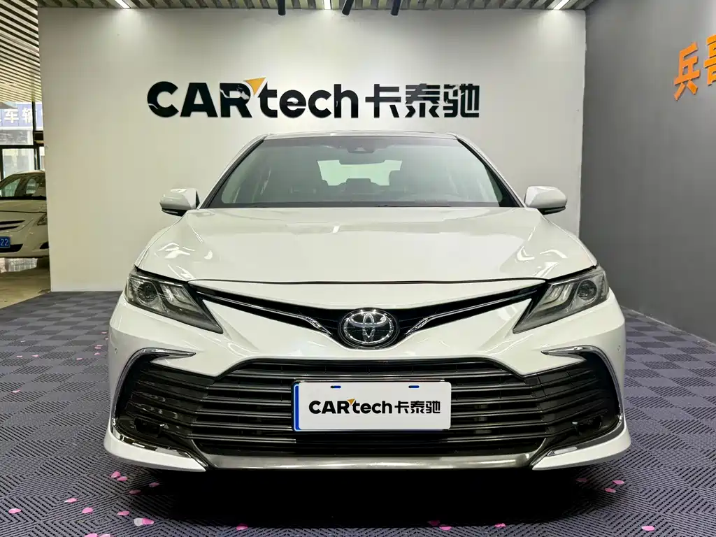 Toyota Camry — миниатюра 2