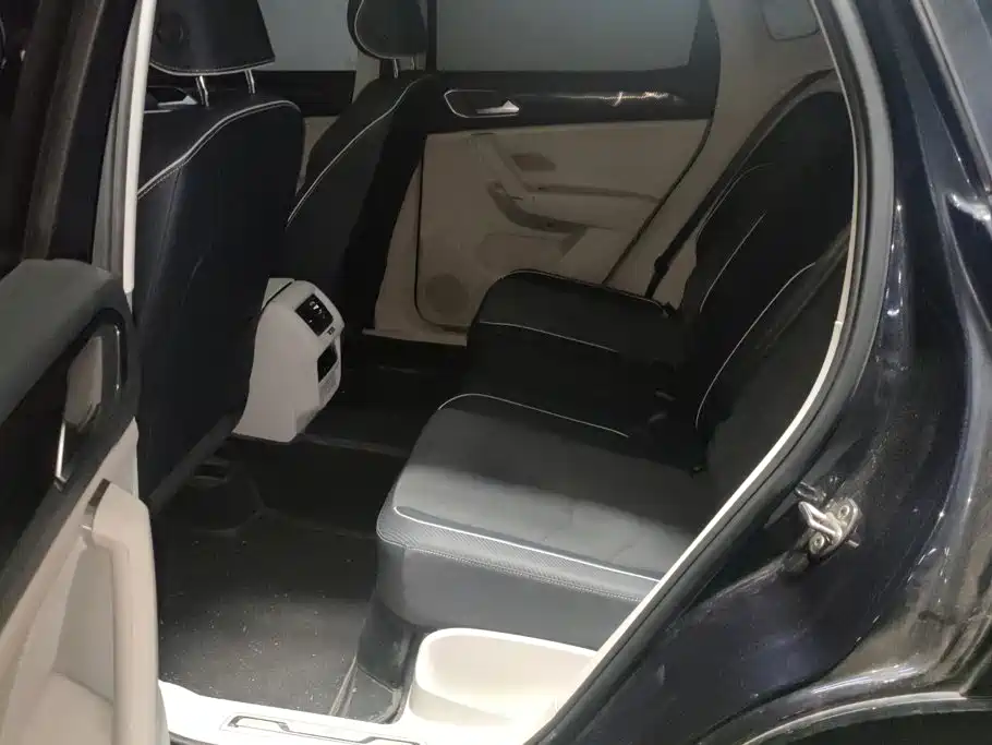Volkswagen X — миниатюра 11