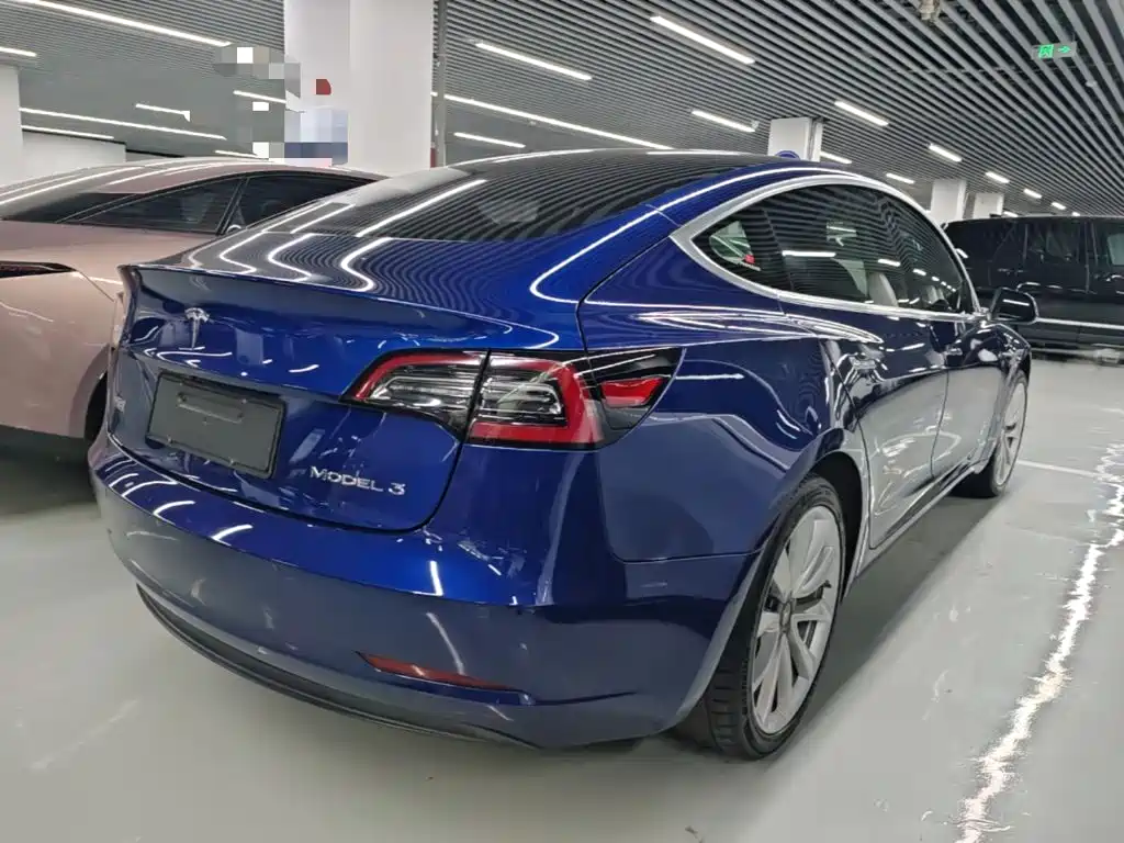 Tesla Model 3 — миниатюра 7