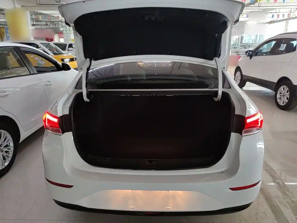 Buick Excelle — миниатюра 19