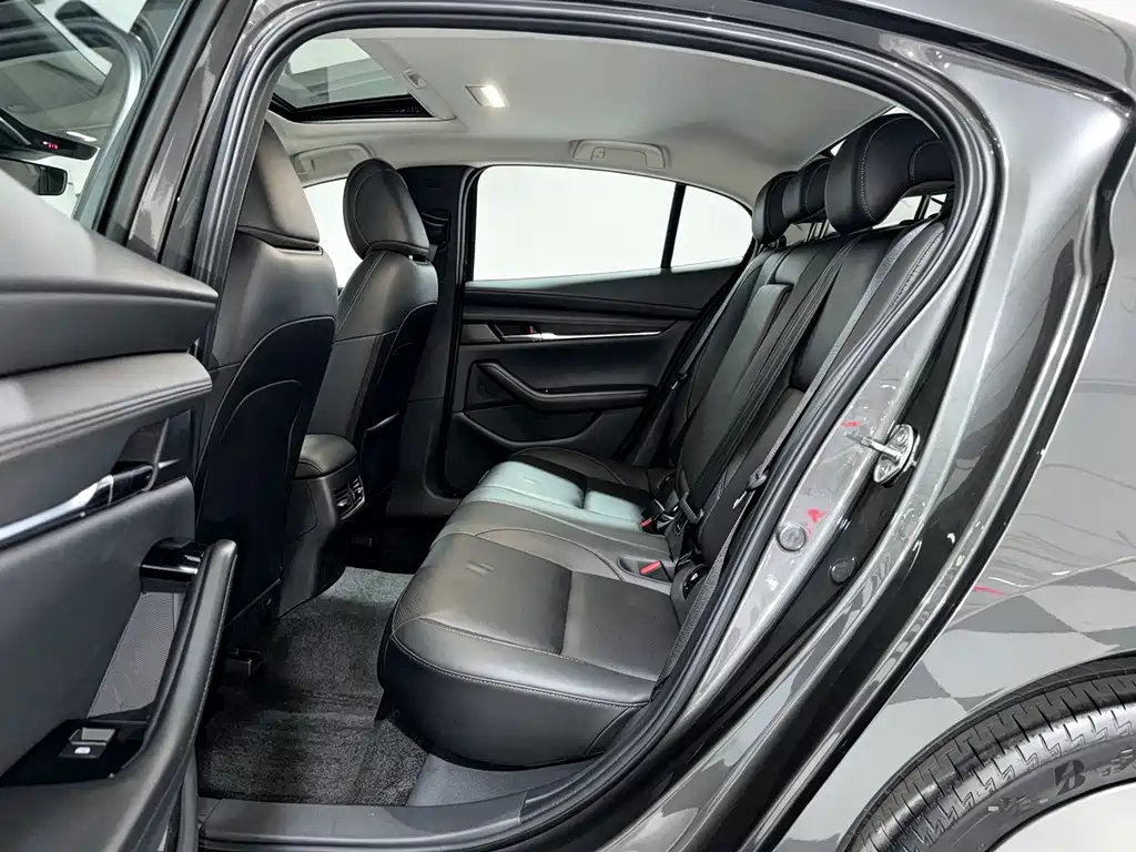 Mazda 3 Axela — миниатюра 7