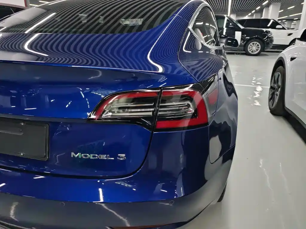 Tesla Model 3 — миниатюра 8