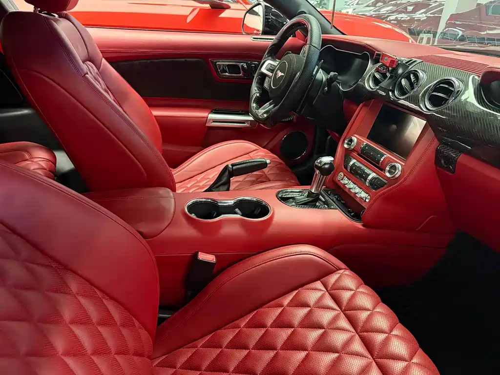 Ford Mustang — миниатюра 4