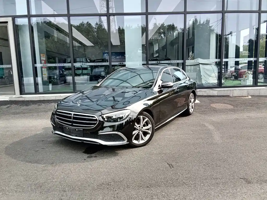 2020 Mercedes-Benz E-klasse - zdjęcie 1 z 19