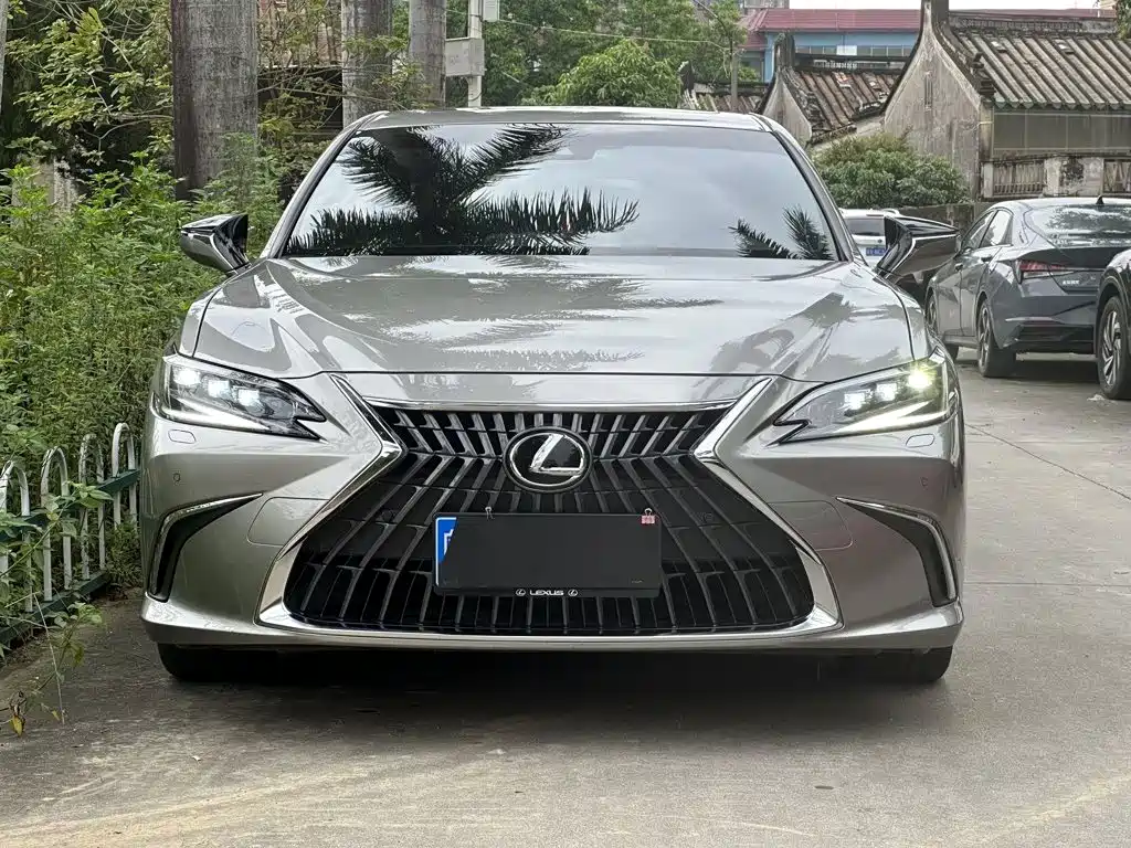 Lexus ES — миниатюра 2