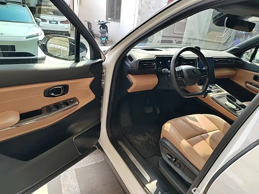 NIO ES8 — миниатюра 16