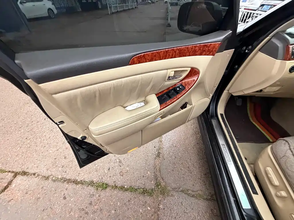 Toyota Crown 2007 2.5L Royal