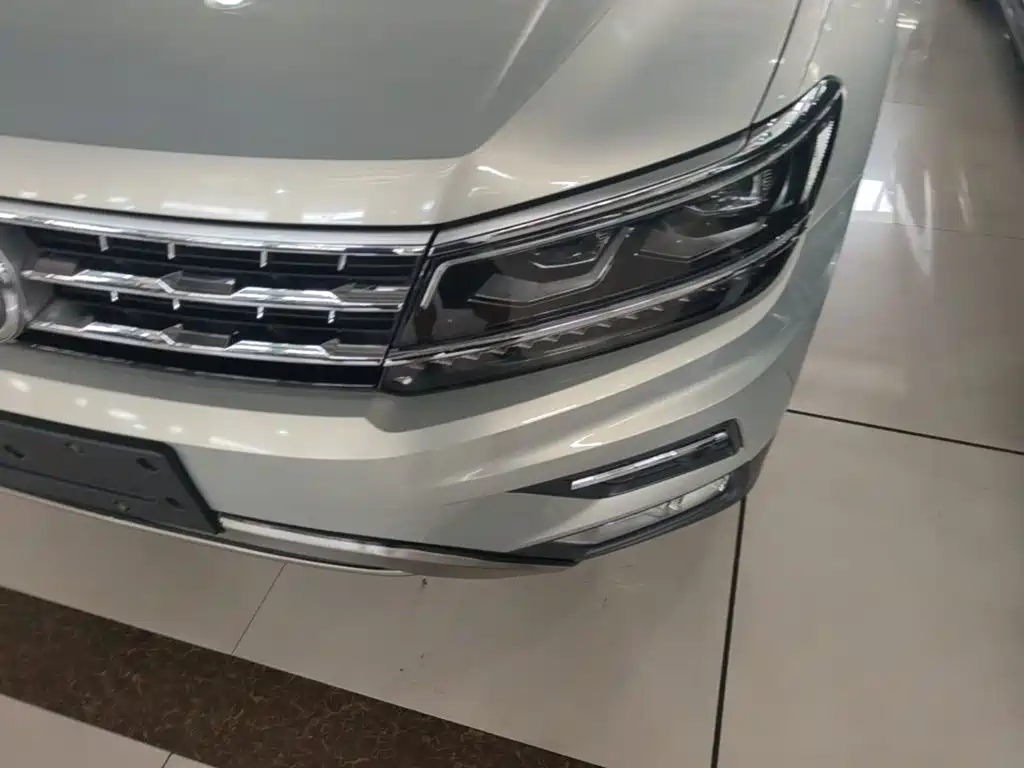 Volkswagen Tiguan L — миниатюра 24