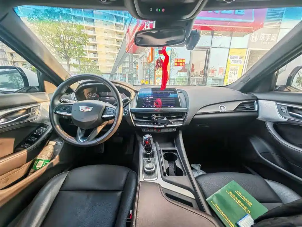 Cadillac CT5 — миниатюра 5
