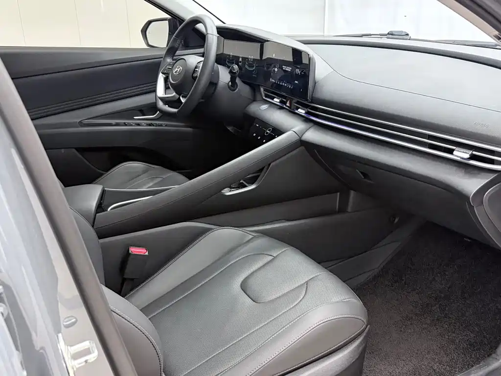 Hyundai Elantra — миниатюра 22