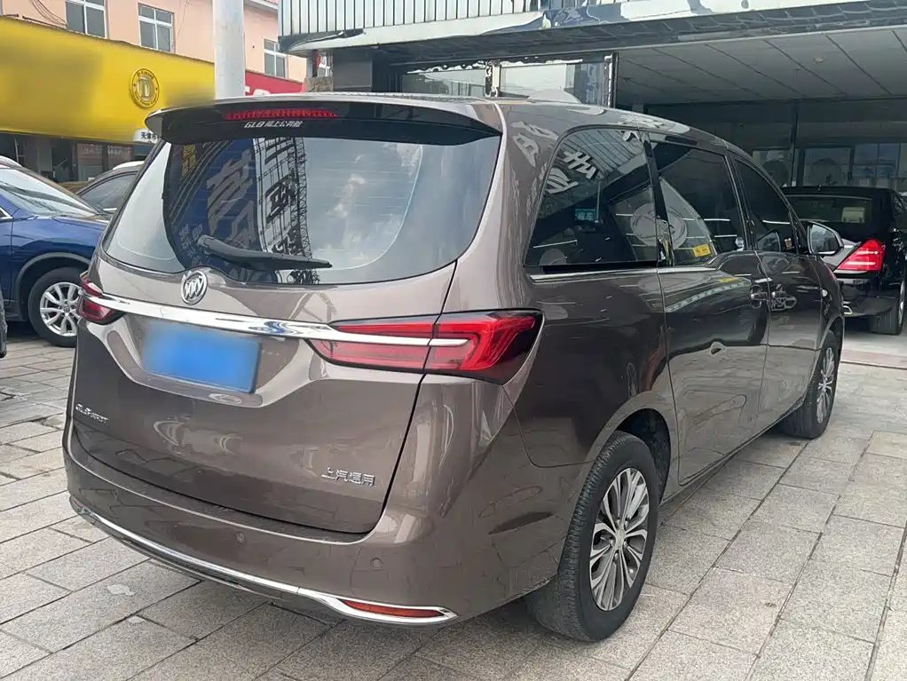 Buick GL8 — миниатюра 8