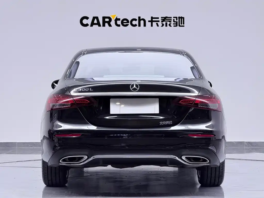 Mercedes-Benz E-Class — миниатюра 7