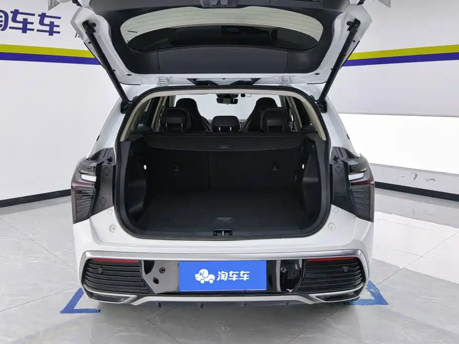 Hongqi Hongqi HS3 — миниатюра 4