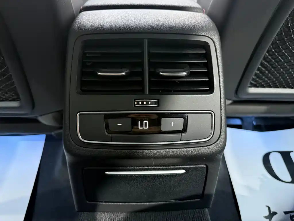 Audi A4L — миниатюра 16