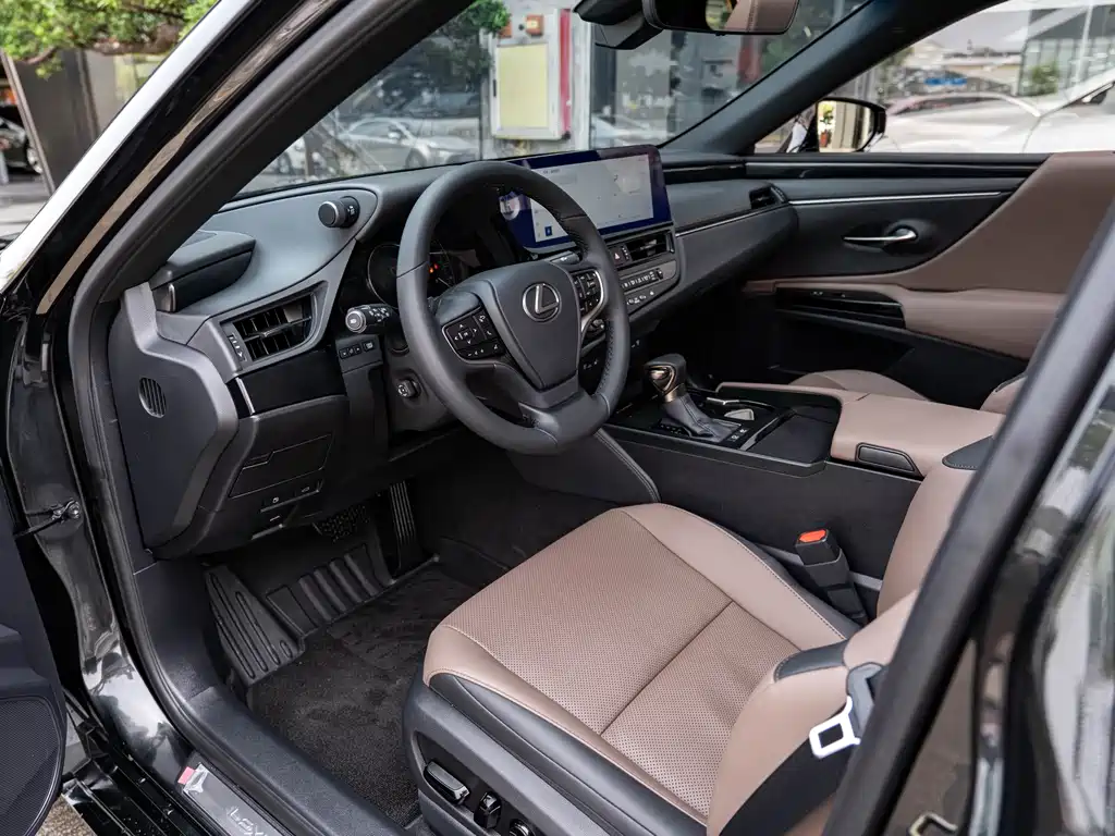 Lexus ES — миниатюра 9