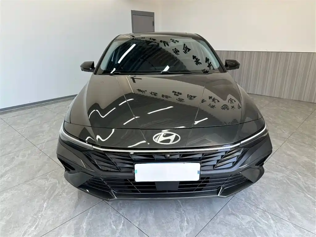 Hyundai Elantra 2023 1.5L CVT TOP Flagship