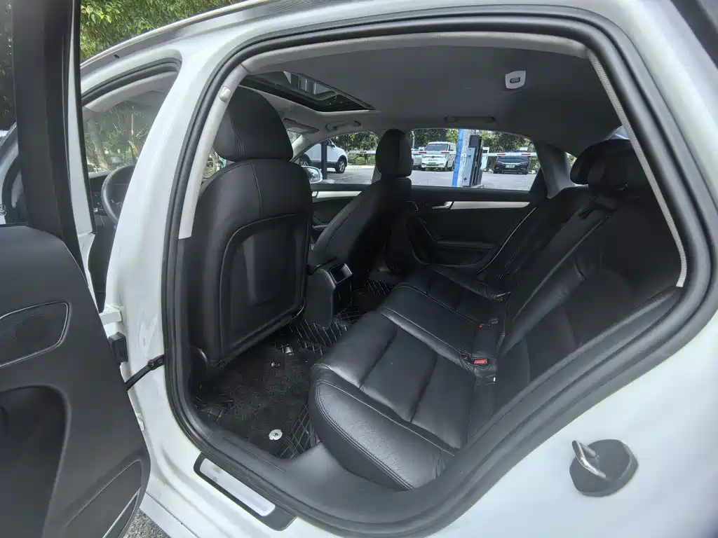 Audi A4L — миниатюра 8
