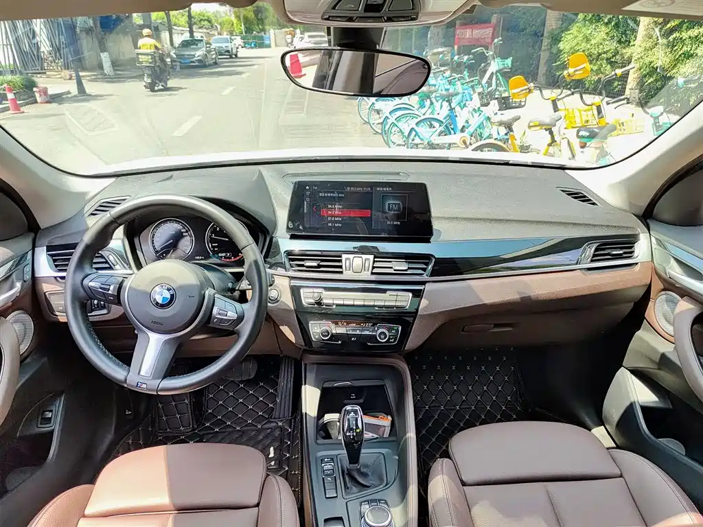 BMW X1 2022 sDrive25Li Lead