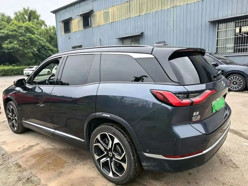 NIO ES8 2020 580KM мест