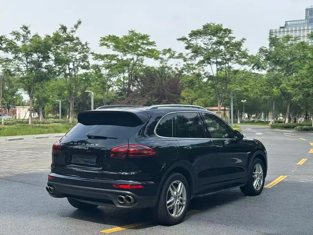 Porsche Cayenne Hybrid — миниатюра 13
