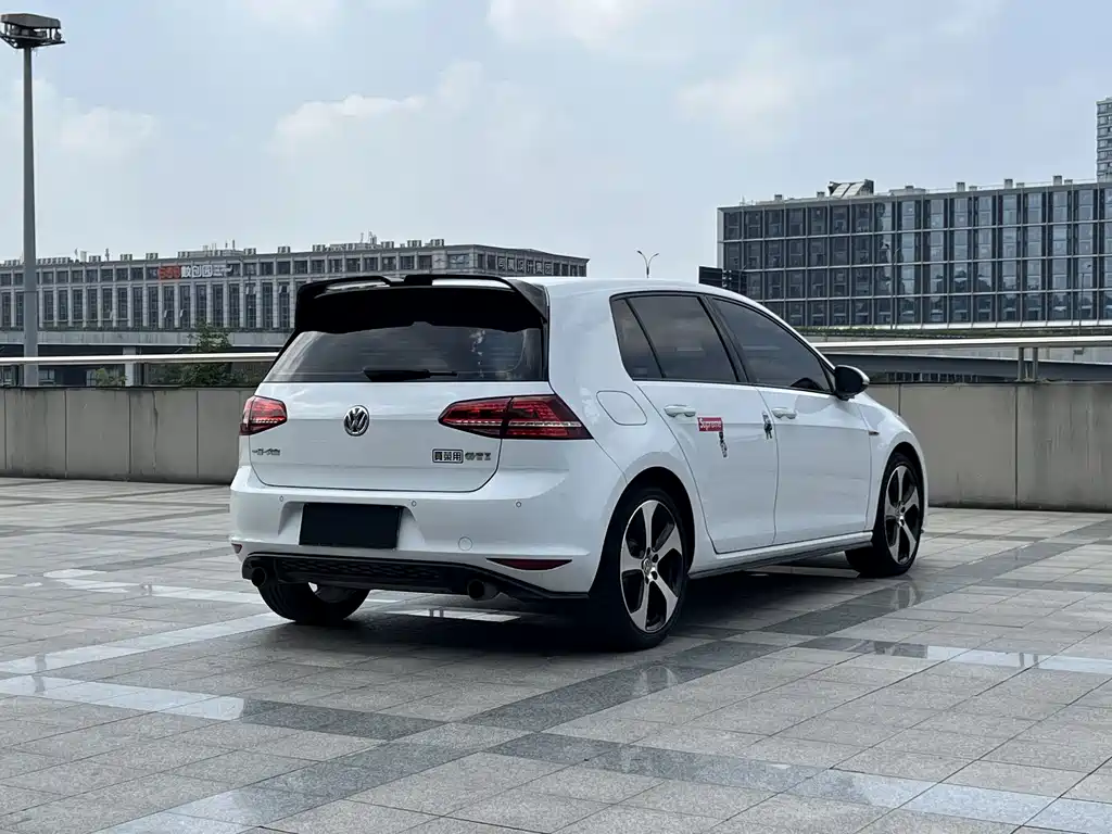 Volkswagen Golf GTI — миниатюра 16