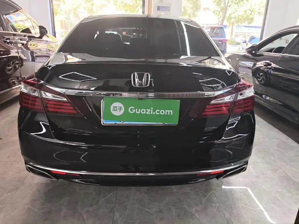 Honda Accord — миниатюра 6