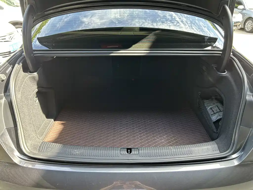 Audi A4L — миниатюра 6