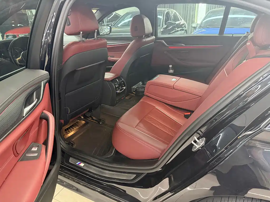 BMW 5 Series — миниатюра 6