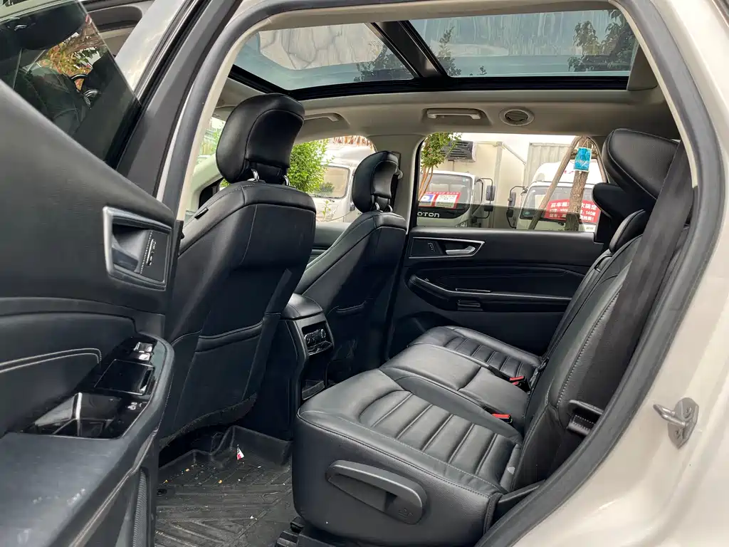 Ford Edge — миниатюра 14